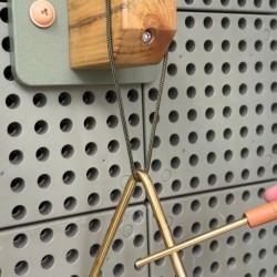 Masterkidz Vonkajší vešiak na hudobné nástroje pre STEM tabuľu – Odolný organizér do záhrady