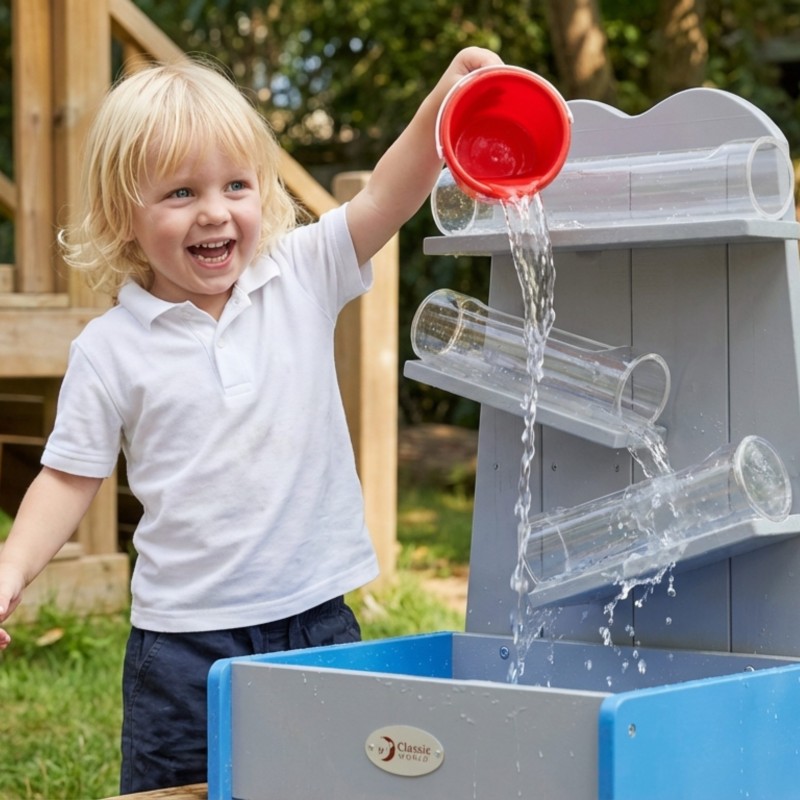 Classic World EDU Drevená vodná kaskáda a dráha s nádržou – Outdoorová STEM hračka