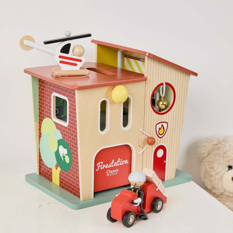 CLASSIC WORLD Remiza Strażacka Drewniana Garaż Auto Helikopter Figurki 13el.