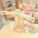 Masterkidz Drevená rovnoramenná váha – Edukačná Montessori pomôcka na učenie hmotnosti