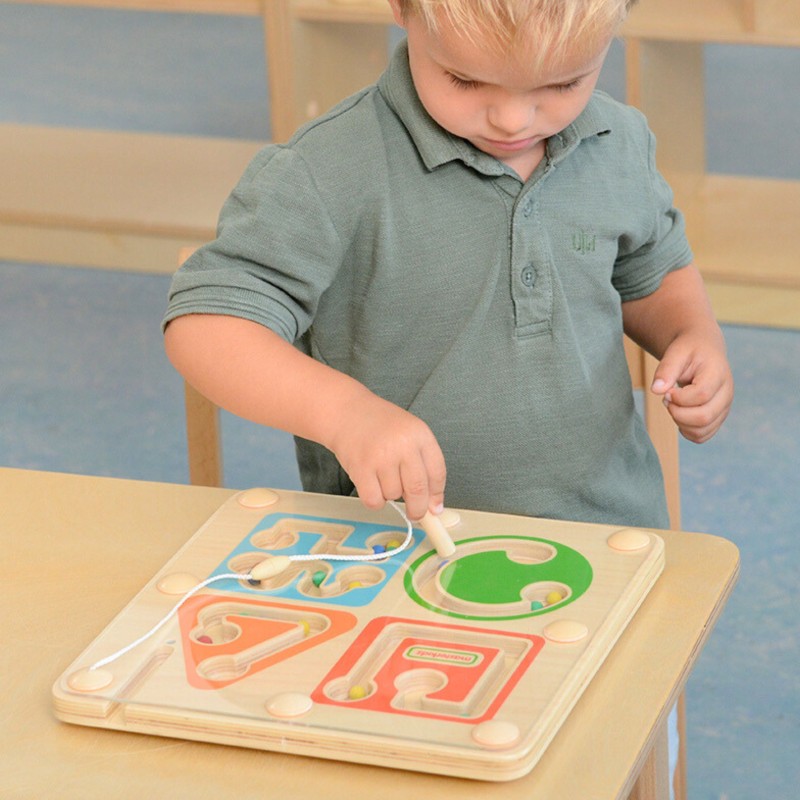 Masterkidz Drevený magnetický labyrint pre nácvik písania