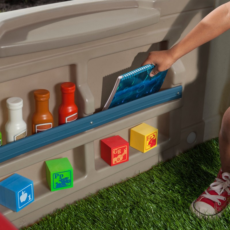 Step2 Záhradný Domček so Sedením