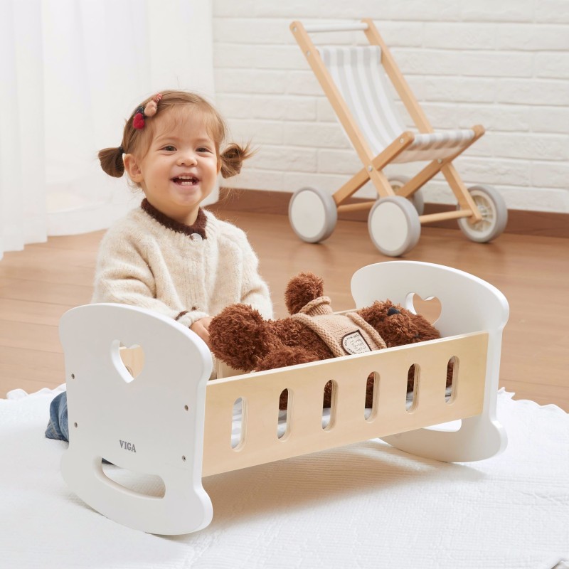 Viga Drevená kolíska pre bábiky – S motívom srdiečka