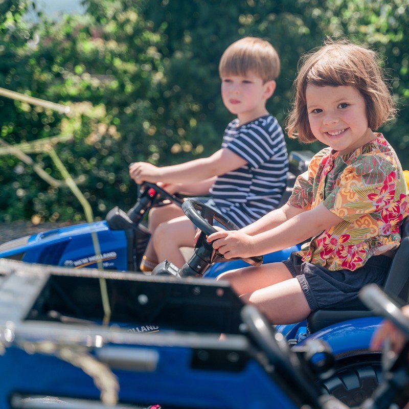 FALK Traktor na Pedały New Holland Duży z Przyczepką od 3 lat