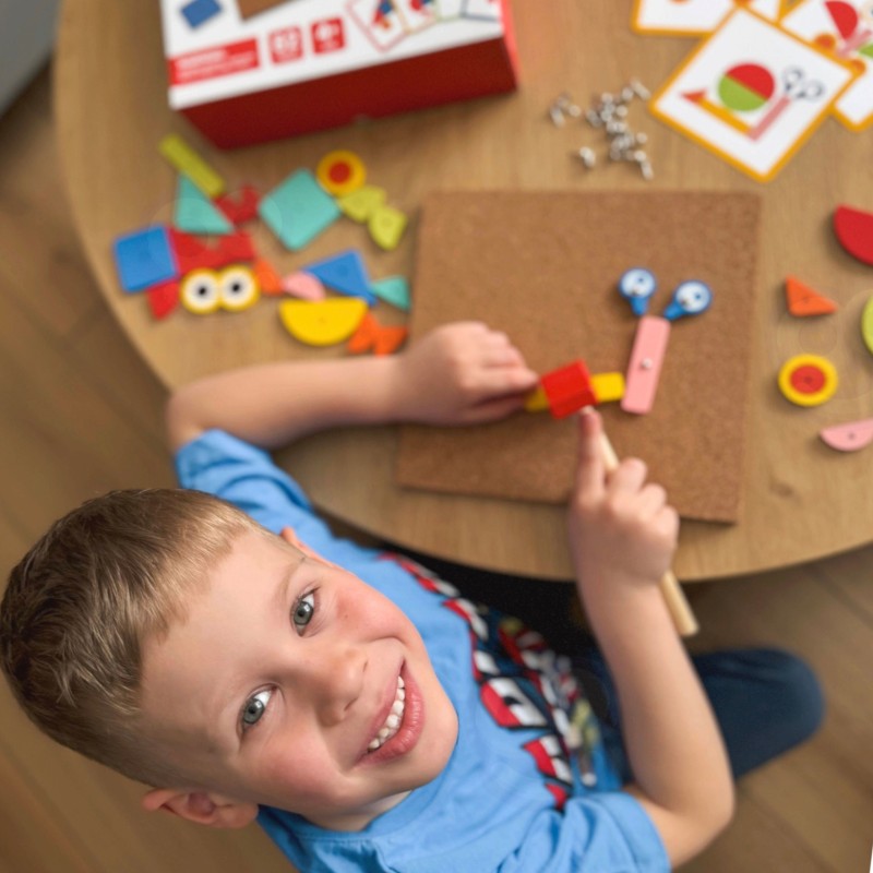 WOOPIE GREEN Drevená Zatĺkačka s Kladivkom na Pribíjanie Vzorov Certifikát FSC