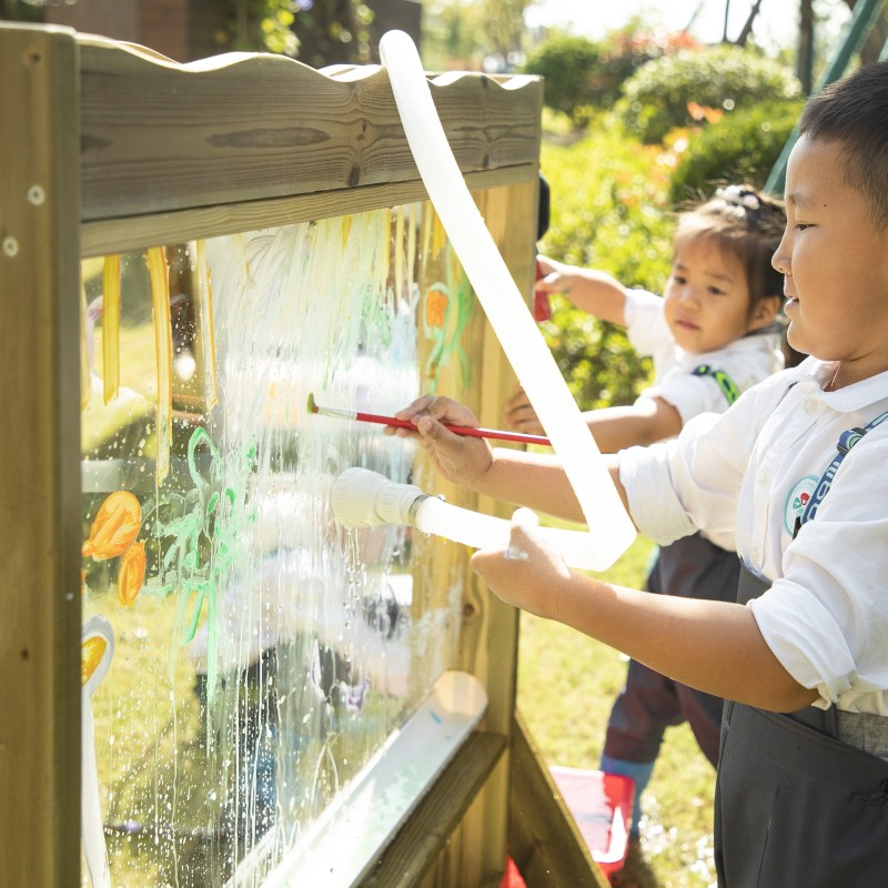 CLASSIC WORLD Obojstranná Tabuľa na Maľovanie s Vodnou Pumpou