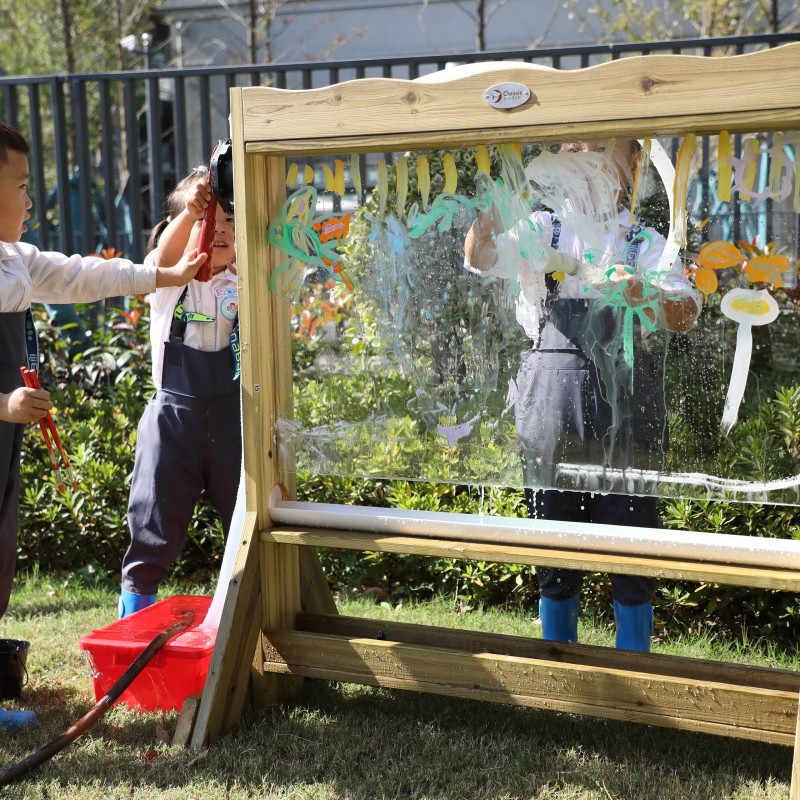 CLASSIC WORLD Obojstranná Tabuľa na Maľovanie s Vodnou Pumpou