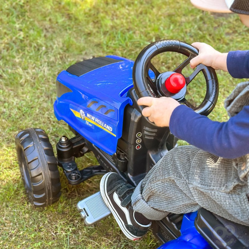 FALK Traktor na Pedále New Holland s Vlečkou od 2 Rokov