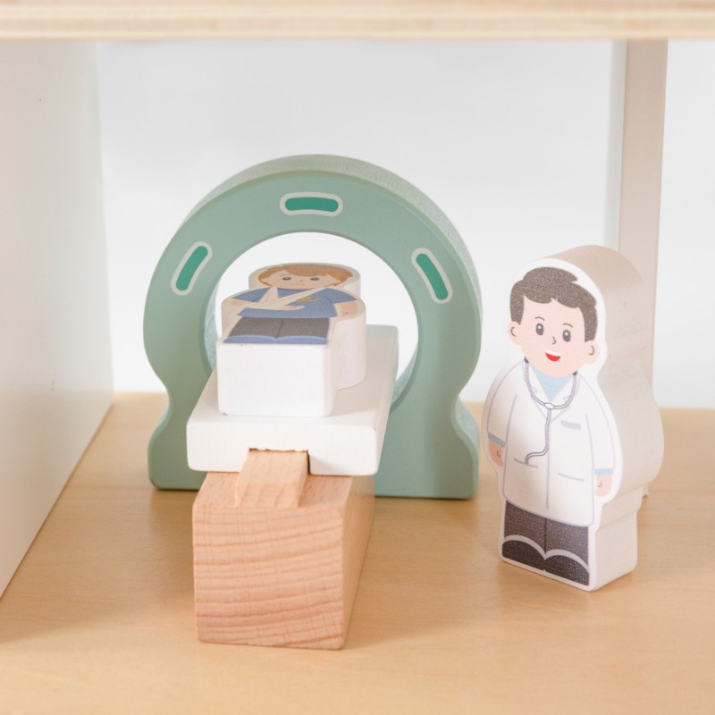 VIGA Drevená Nemocnica s Vozidlami a Figúrkami 15 Dielov