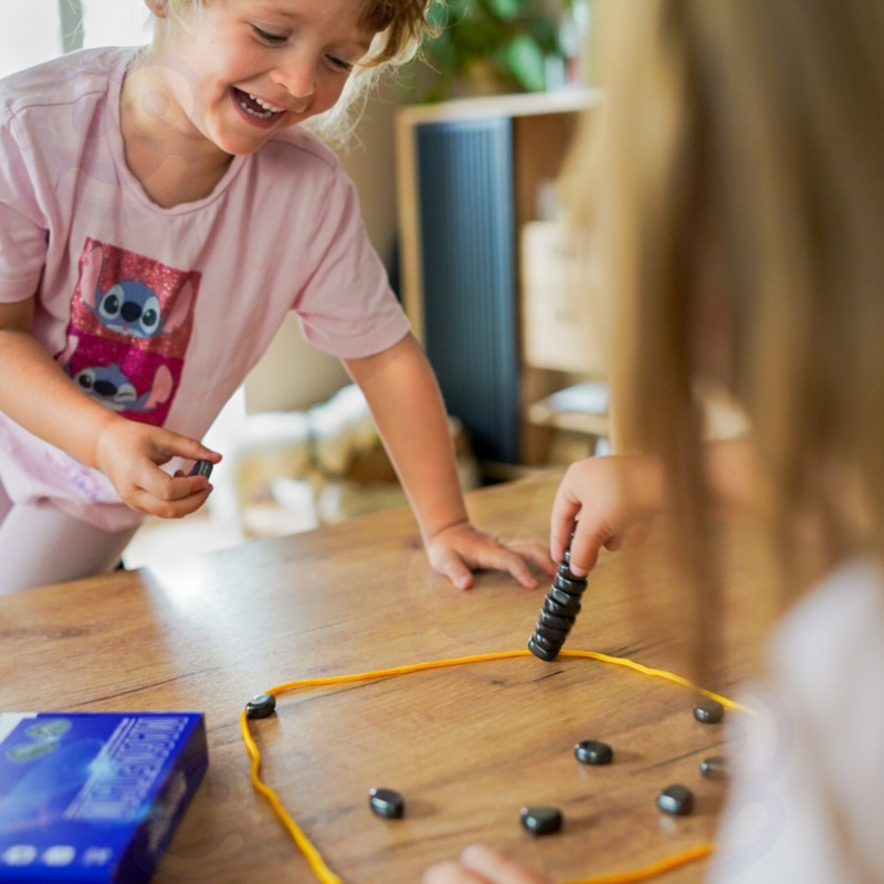 WOOPIE Hra - Magnetické Kamienky na Šnúrke 27 ks.