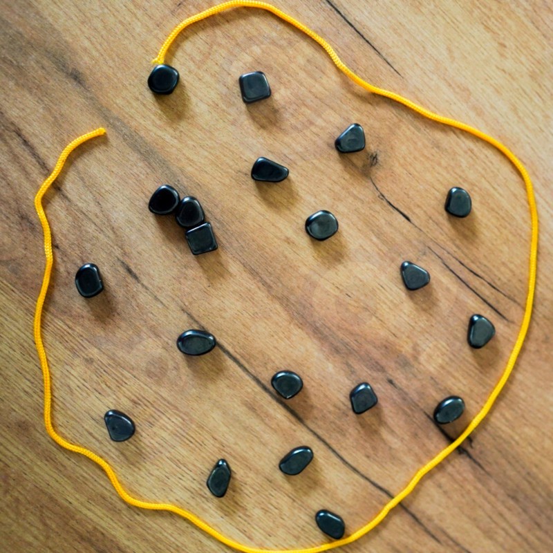 WOOPIE Hra - Magnetické Kamienky na Šnúrke 27 ks.