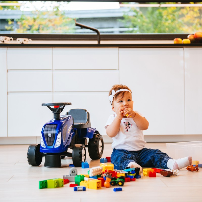 FALK Traktorík Baby New Holland s Vlečkou od 1 Roka