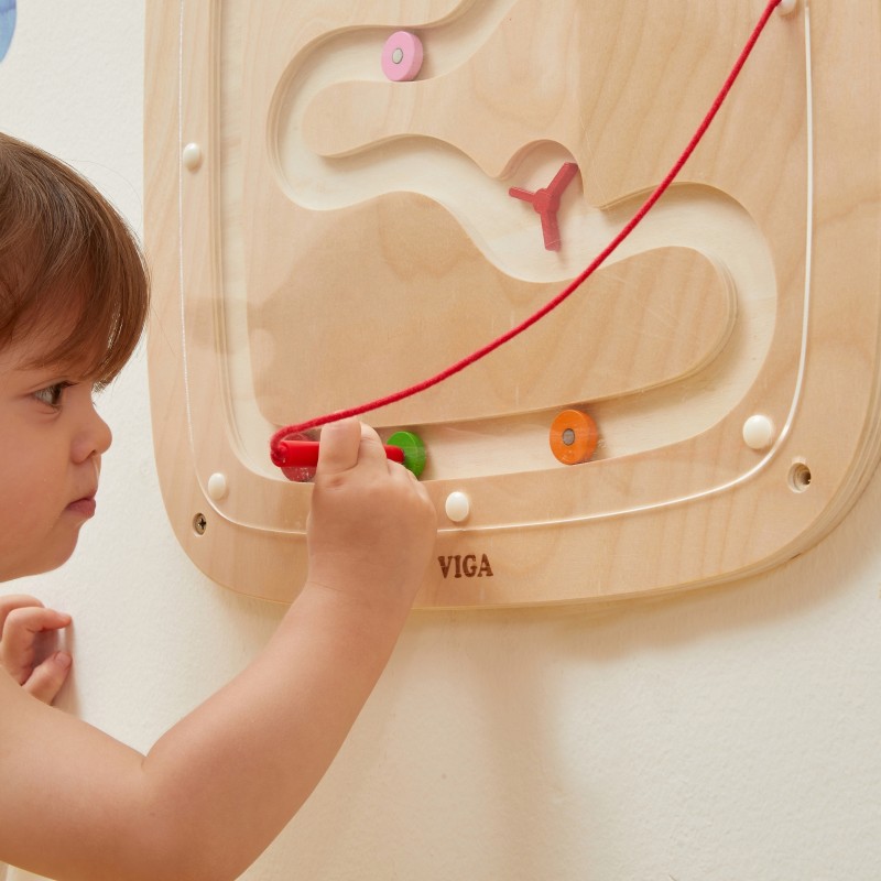 VIGA Drevená nástenná tabuľa Gravitácia | Montessori labyrint na skúmanie pohybu