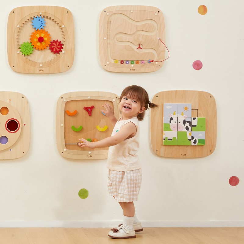 VIGA Drevená nástenná tabuľa Gravitácia | Montessori labyrint na skúmanie pohybu