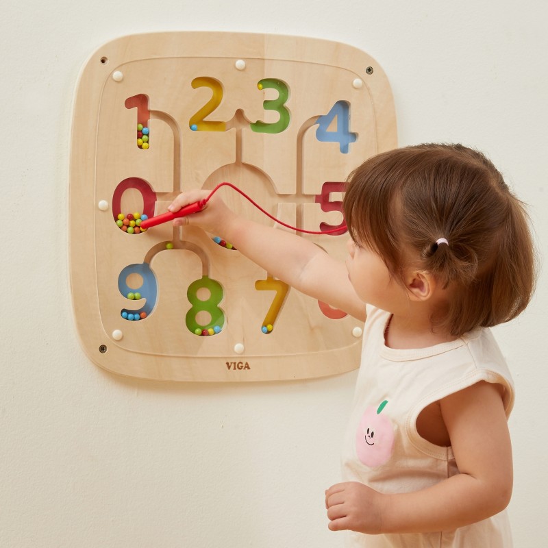 VIGA Drevený nástenný labyrint Počítanie | Montessori tabuľa na čísla a farby