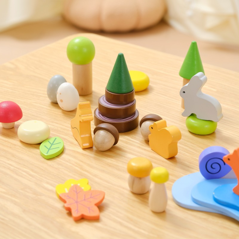 VIGA Drevené kocky Lesné príbehy | Montessori sada voľných dielov v boxe (58 ks)