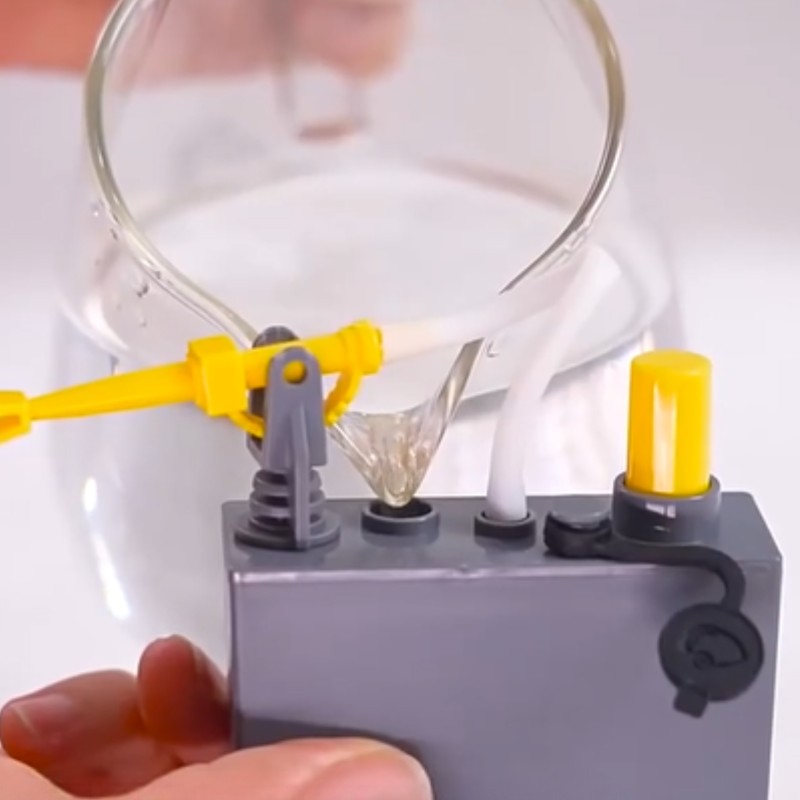 WOOPIE Interaktívne hasičské auto 1:14 | Hasičská striekačka, ktorá strieka vodu, svieti a vydáva zvuky