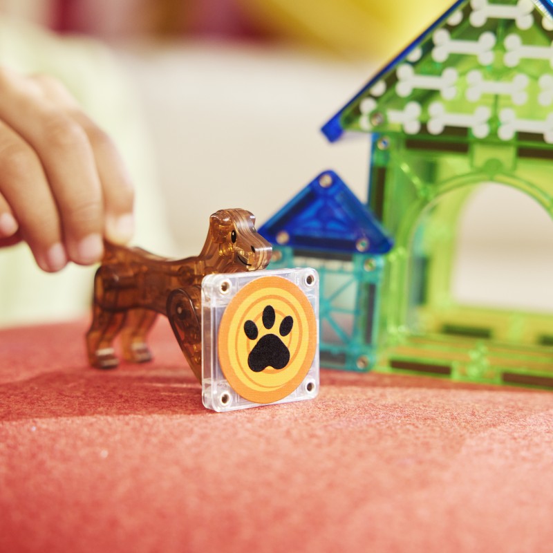 Magna-Tiles Dog House (13 dielov) – Magnetická stavebnica s figúrkou psíka