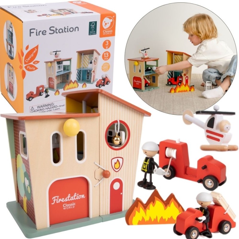 Classic World Drevená hasičská stanica | 13-dielny set s autom, vrtuľníkom a zvončekom