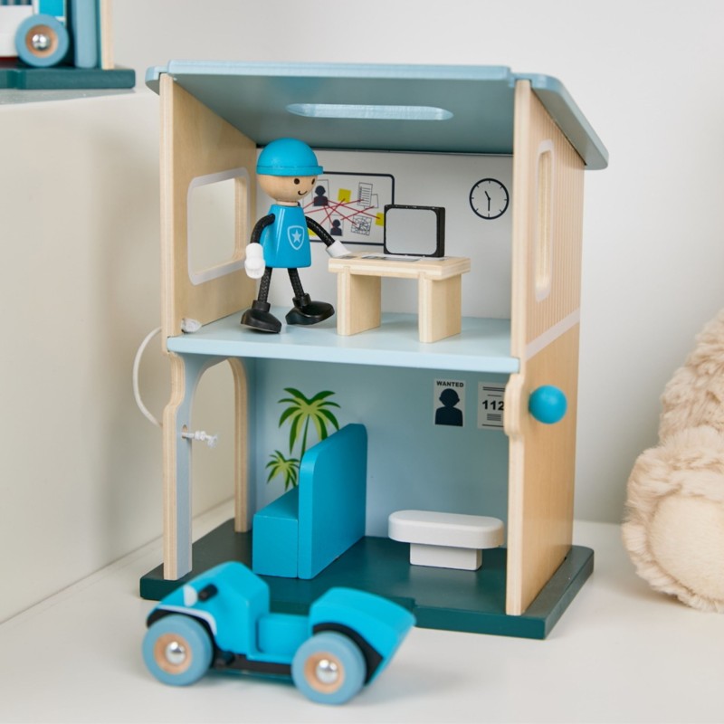 Classic World Drevená policajná stanica | 12-dielny set s autíčkami a vrtuľníkom