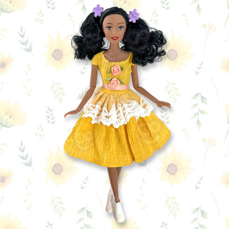 WOOPIE ROYAL Bábika Emi (32 cm) | Módna bábika s čiernymi kučeravými vlasmi