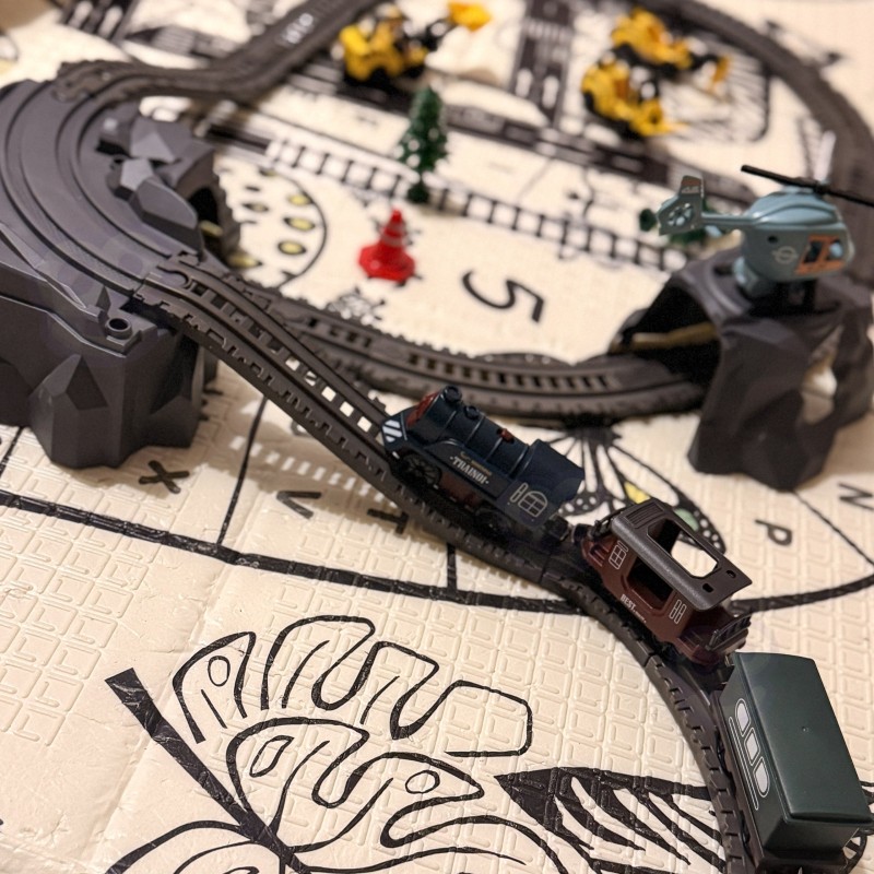 WOOPIE Elektryczna Kolejka Tor Retro Ciuchcia Lokomotywa + 2 Wagony – Zestaw 76 el.