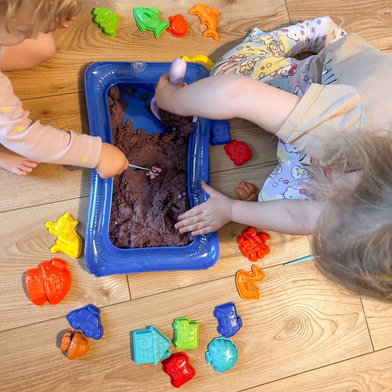 WOOPIE Piasek Kinetyczny 0,8 kg Zestaw w Koszyku z Foremkami + /